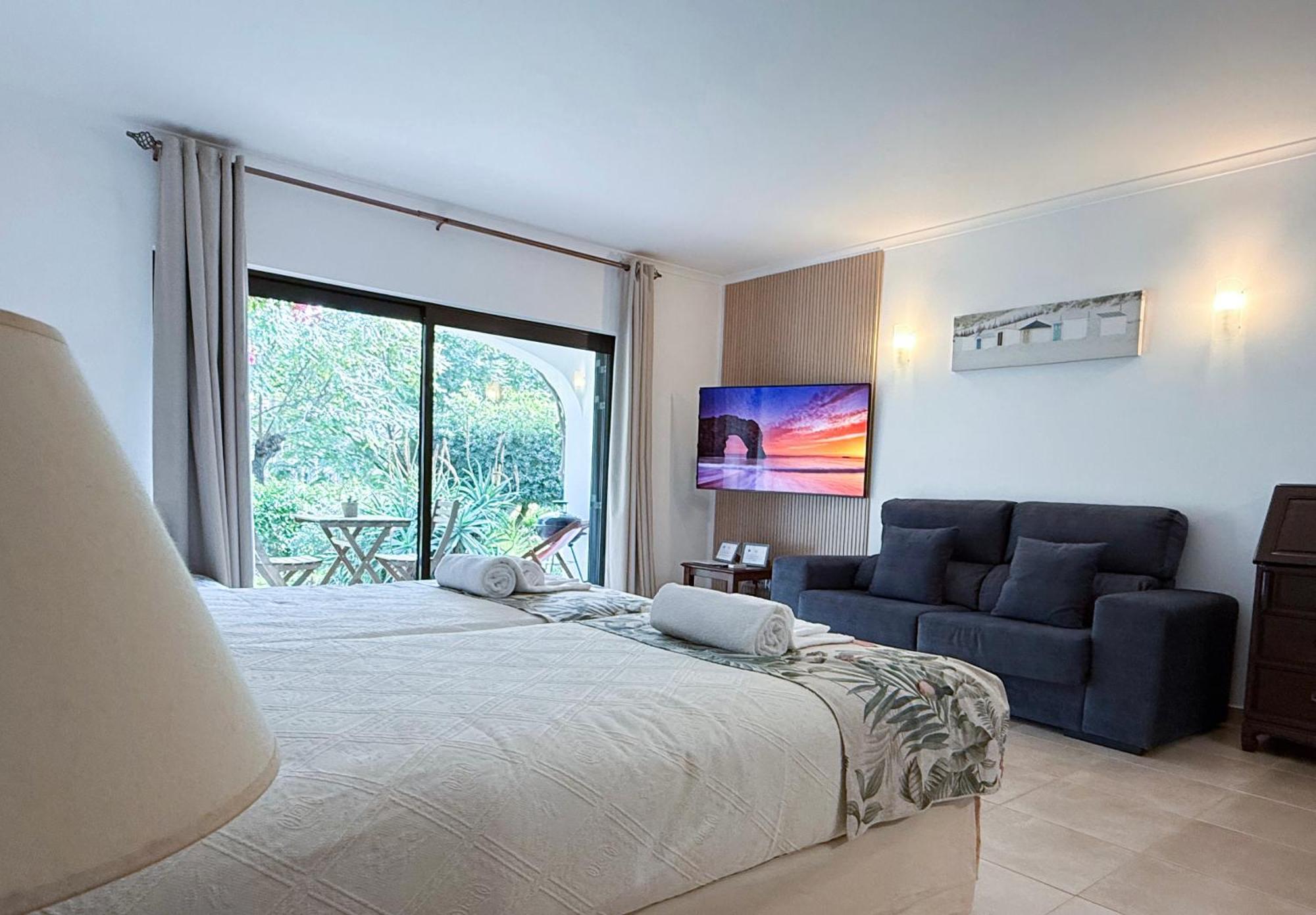 Coastal Retreat With Pool And Beach Access By Drago Rentals Albufeira Eksteriør billede